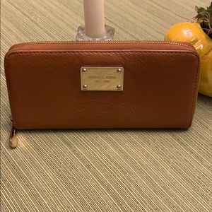 Michael Kors Continental Jet Set Wallet
